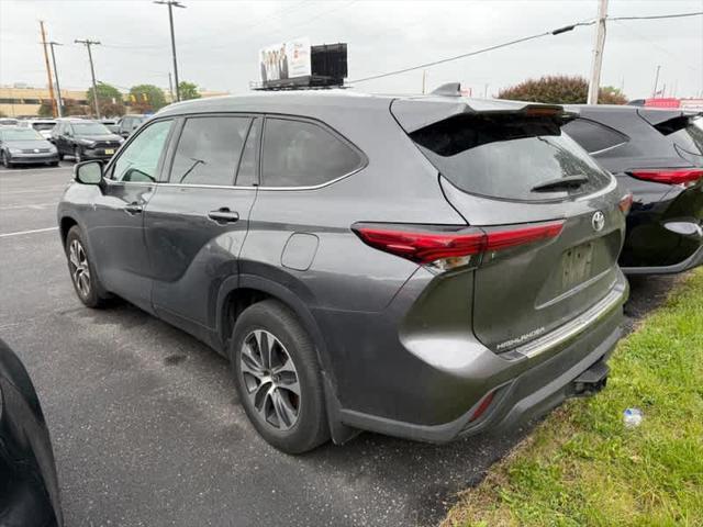 used 2022 Toyota Highlander car, priced at $37,460