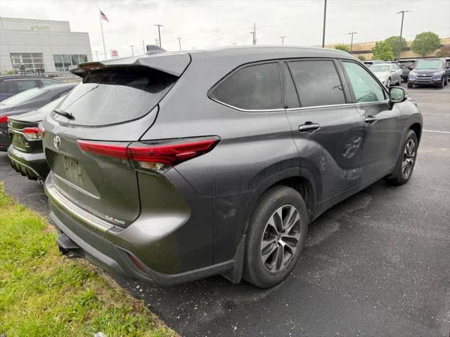 used 2022 Toyota Highlander car, priced at $37,460