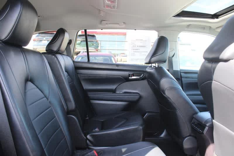 used 2024 Toyota Highlander car, priced at $41,390