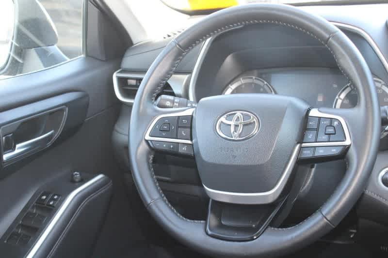 used 2024 Toyota Highlander car, priced at $42,960
