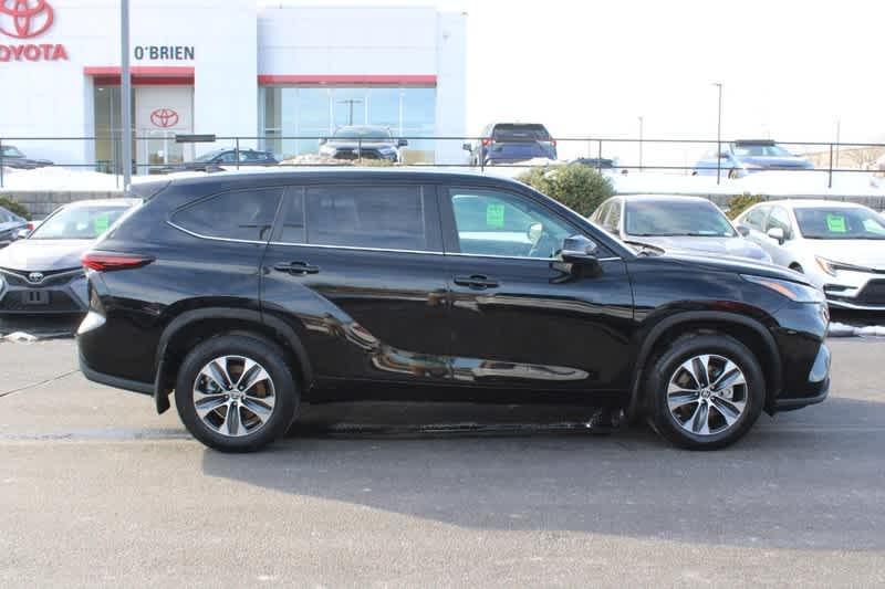 used 2024 Toyota Highlander car, priced at $43,960