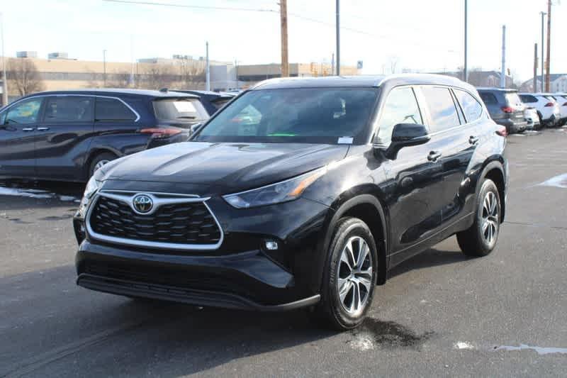 used 2024 Toyota Highlander car, priced at $43,960