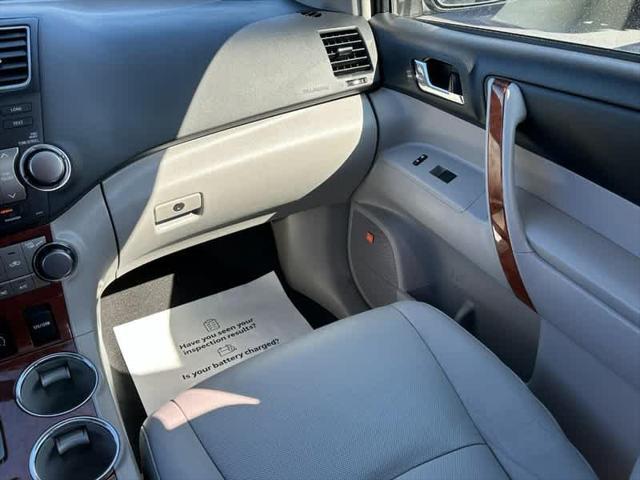 used 2011 Toyota Highlander car, priced at $11,960