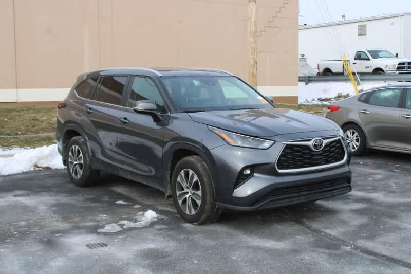 used 2024 Toyota Highlander car, priced at $43,960