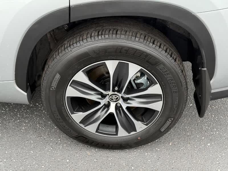 used 2024 Toyota Highlander car, priced at $43,960