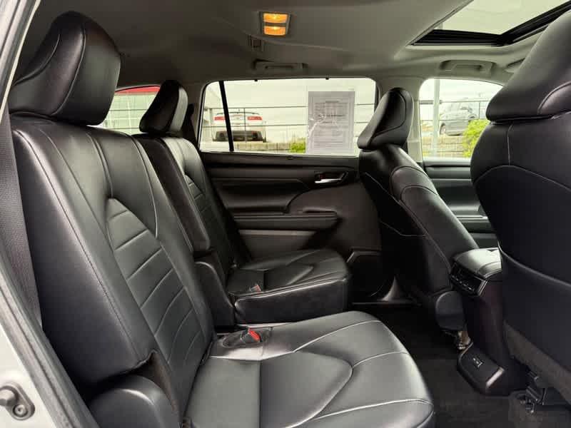 used 2024 Toyota Highlander car, priced at $43,960