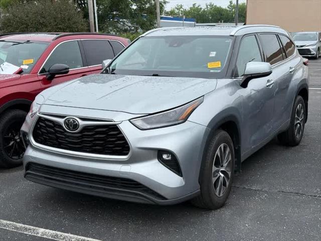 used 2021 Toyota Highlander car, priced at $28,960