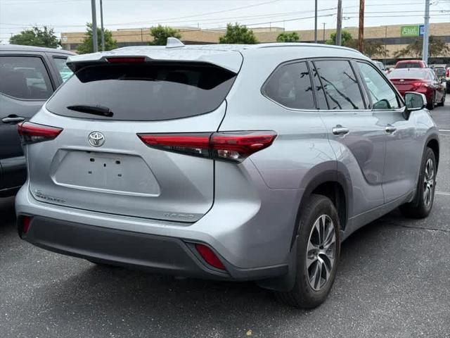 used 2021 Toyota Highlander car, priced at $28,960