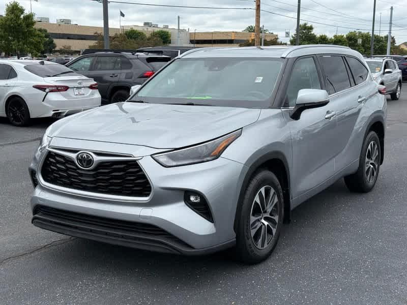 used 2021 Toyota Highlander car, priced at $26,979