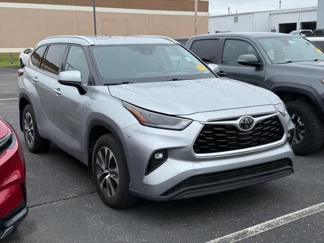used 2021 Toyota Highlander car, priced at $28,960