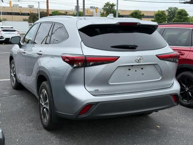 used 2021 Toyota Highlander car, priced at $28,960