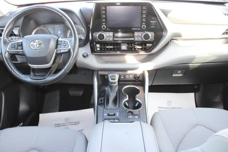 used 2022 Toyota Highlander car, priced at $33,960