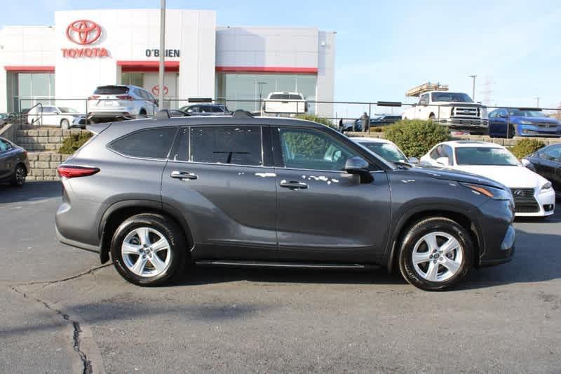 used 2022 Toyota Highlander car, priced at $33,960