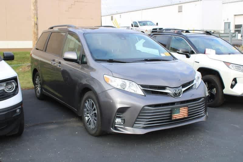 used 2018 Toyota Sienna car, priced at $22,960