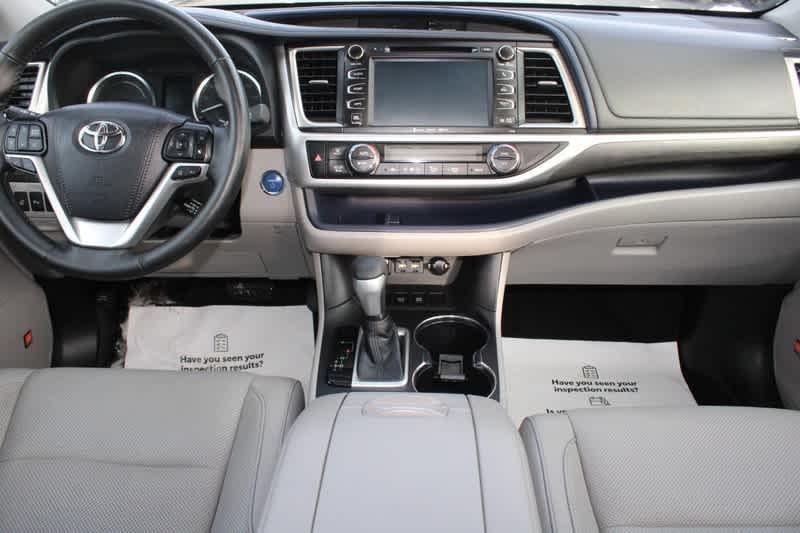 used 2019 Toyota Highlander Hybrid car, priced at $28,460