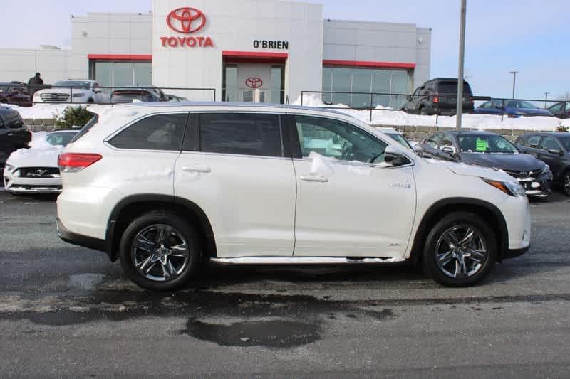 used 2019 Toyota Highlander Hybrid car, priced at $28,460