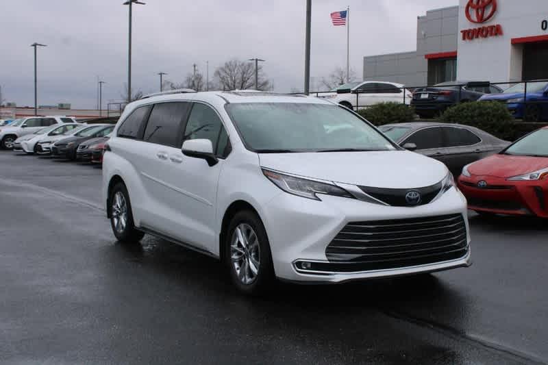 used 2022 Toyota Sienna car, priced at $47,960