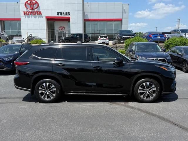 used 2021 Toyota Highlander car, priced at $28,460