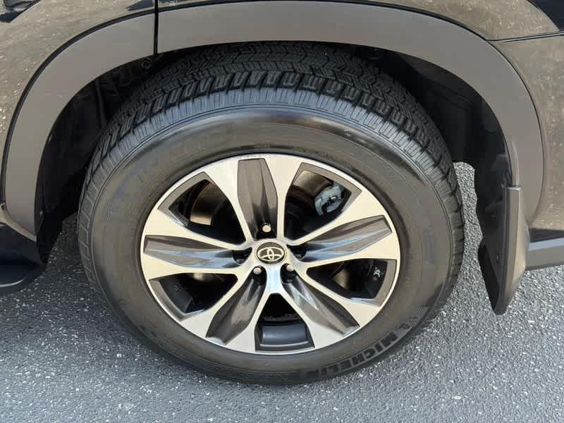 used 2021 Toyota Highlander car, priced at $26,990