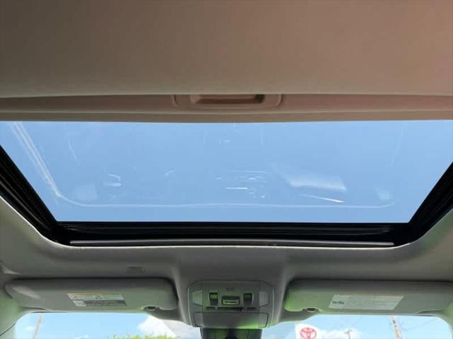 used 2021 Toyota Highlander car, priced at $28,460
