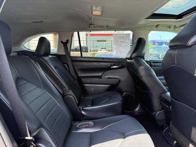 used 2021 Toyota Highlander car, priced at $28,460