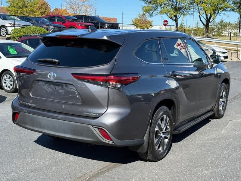 used 2021 Toyota Highlander car, priced at $30,960