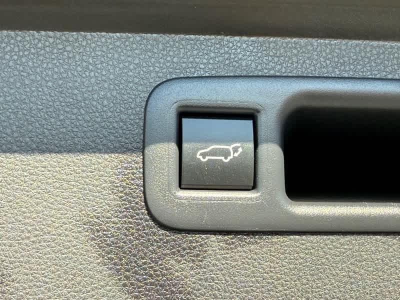 used 2021 Toyota Highlander car, priced at $30,960