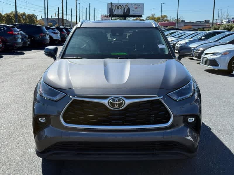 used 2021 Toyota Highlander car, priced at $30,960