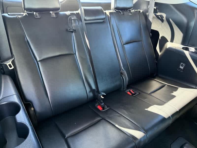 used 2021 Toyota Highlander car, priced at $30,960