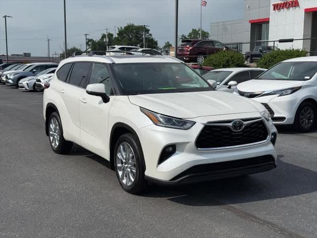 used 2021 Toyota Highlander car, priced at $33,960