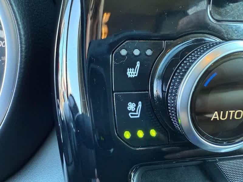 used 2021 Toyota Highlander car, priced at $34,960