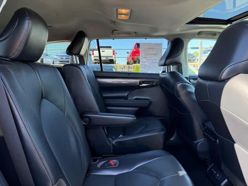 used 2021 Toyota Highlander car, priced at $34,960