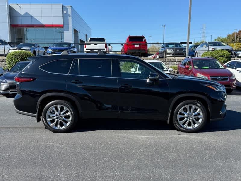 used 2021 Toyota Highlander car, priced at $34,960