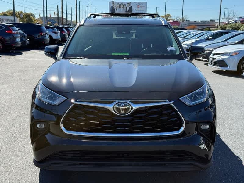 used 2021 Toyota Highlander car, priced at $34,960