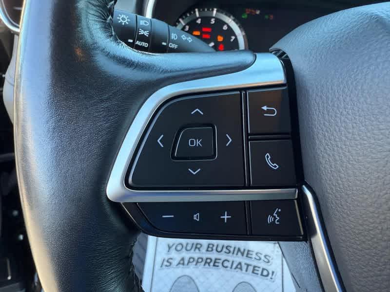 used 2021 Toyota Highlander car, priced at $34,960