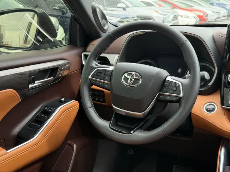 used 2021 Toyota Highlander car, priced at $34,960