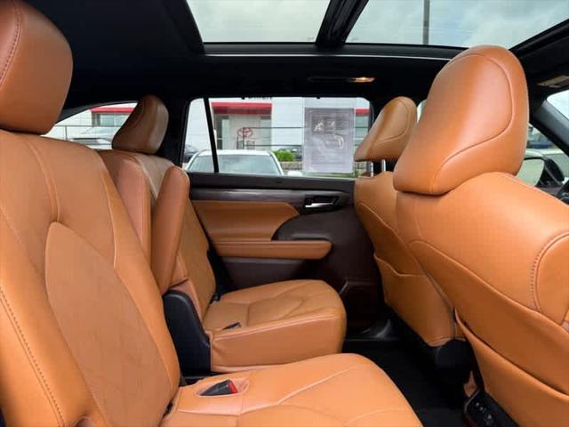 used 2021 Toyota Highlander car, priced at $36,460