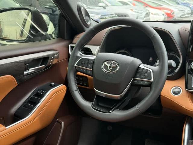 used 2021 Toyota Highlander car, priced at $36,460
