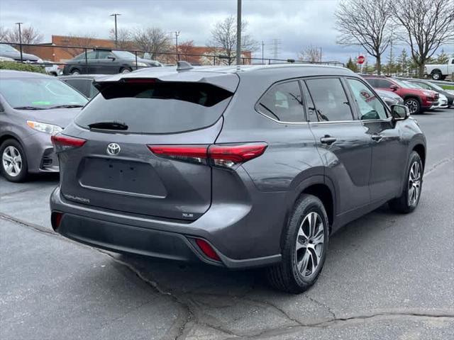 used 2022 Toyota Highlander car, priced at $30,960