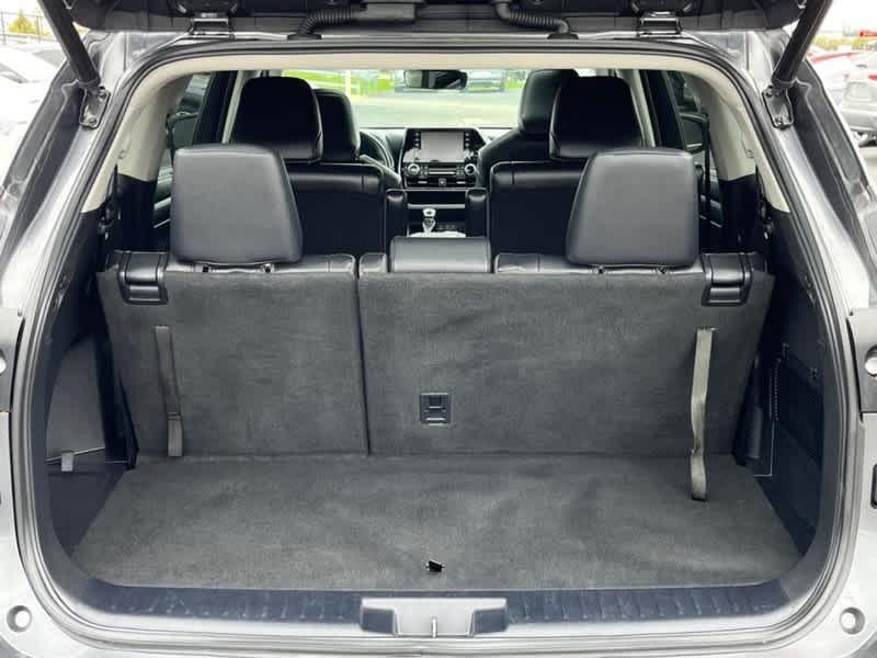 used 2022 Toyota Highlander car, priced at $31,960