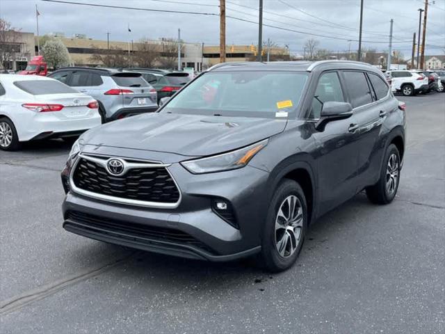 used 2022 Toyota Highlander car, priced at $30,960