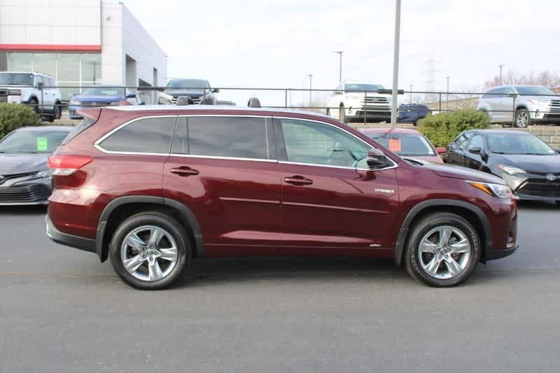 used 2018 Toyota Highlander Hybrid car, priced at $25,960