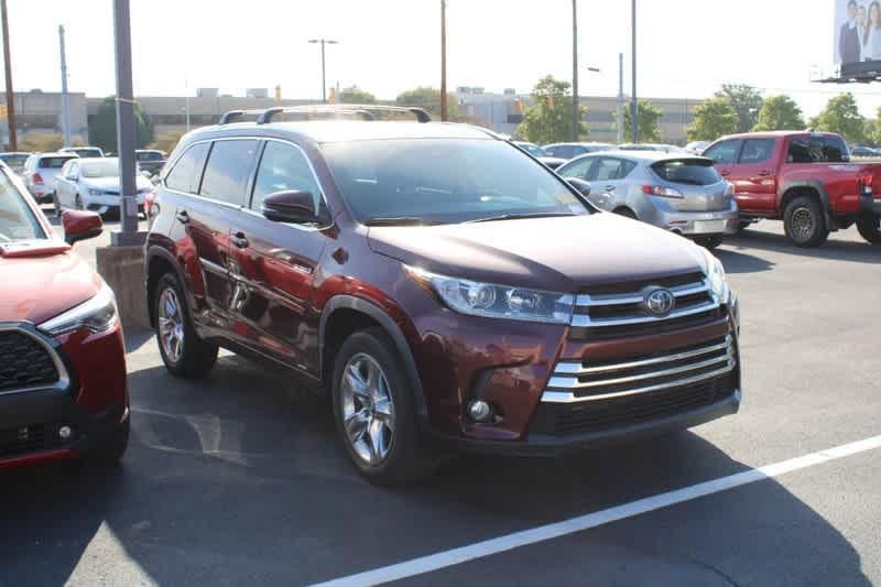 used 2018 Toyota Highlander Hybrid car, priced at $27,960