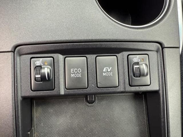 used 2017 Toyota Camry Hybrid car, priced at $11,360