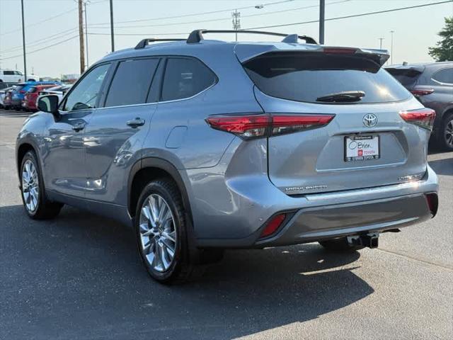 used 2020 Toyota Highlander car, priced at $31,979