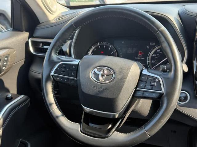 used 2020 Toyota Highlander car, priced at $31,979