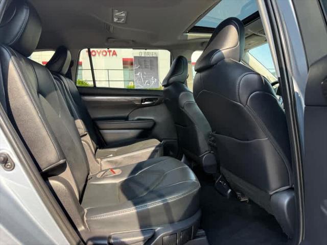 used 2020 Toyota Highlander car, priced at $31,979