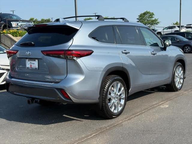 used 2020 Toyota Highlander car, priced at $31,979