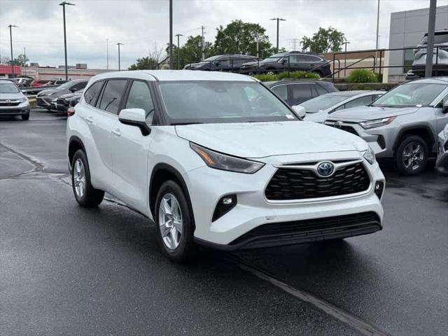 used 2023 Toyota Highlander Hybrid car, priced at $32,260