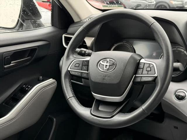 used 2023 Toyota Highlander Hybrid car, priced at $32,260